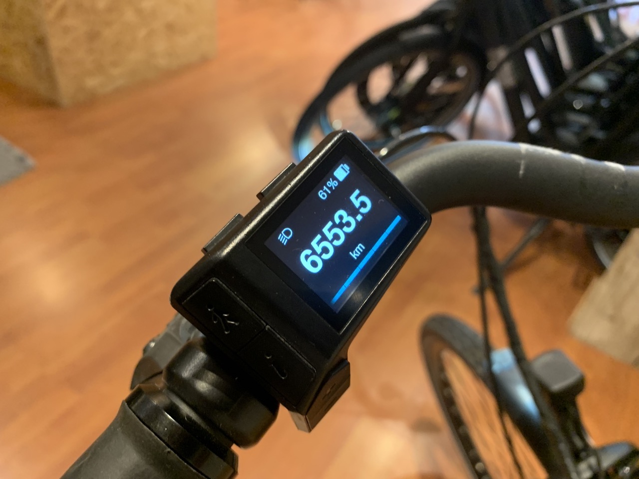 60: Giant Entour E+