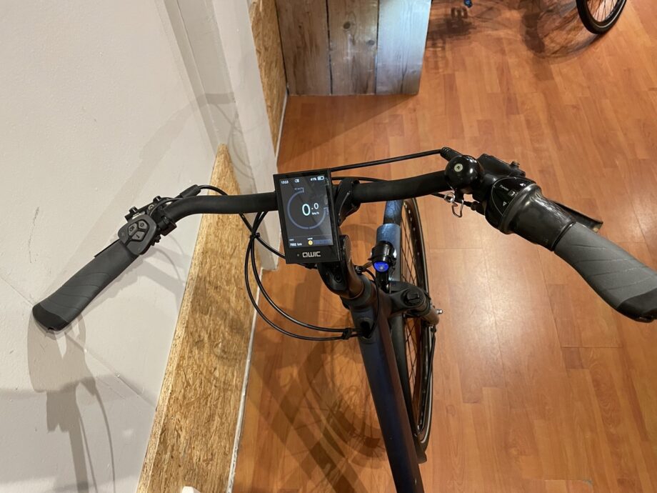 31: Qwic Premium MN7D+ (Leenfiets 3473 - V. C. Likumahua)