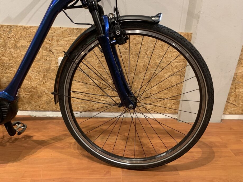 45: Giant Grand Tour E+