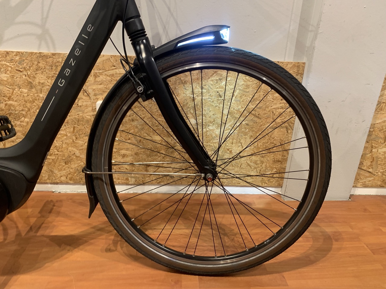 63: Gazelle Orange C8