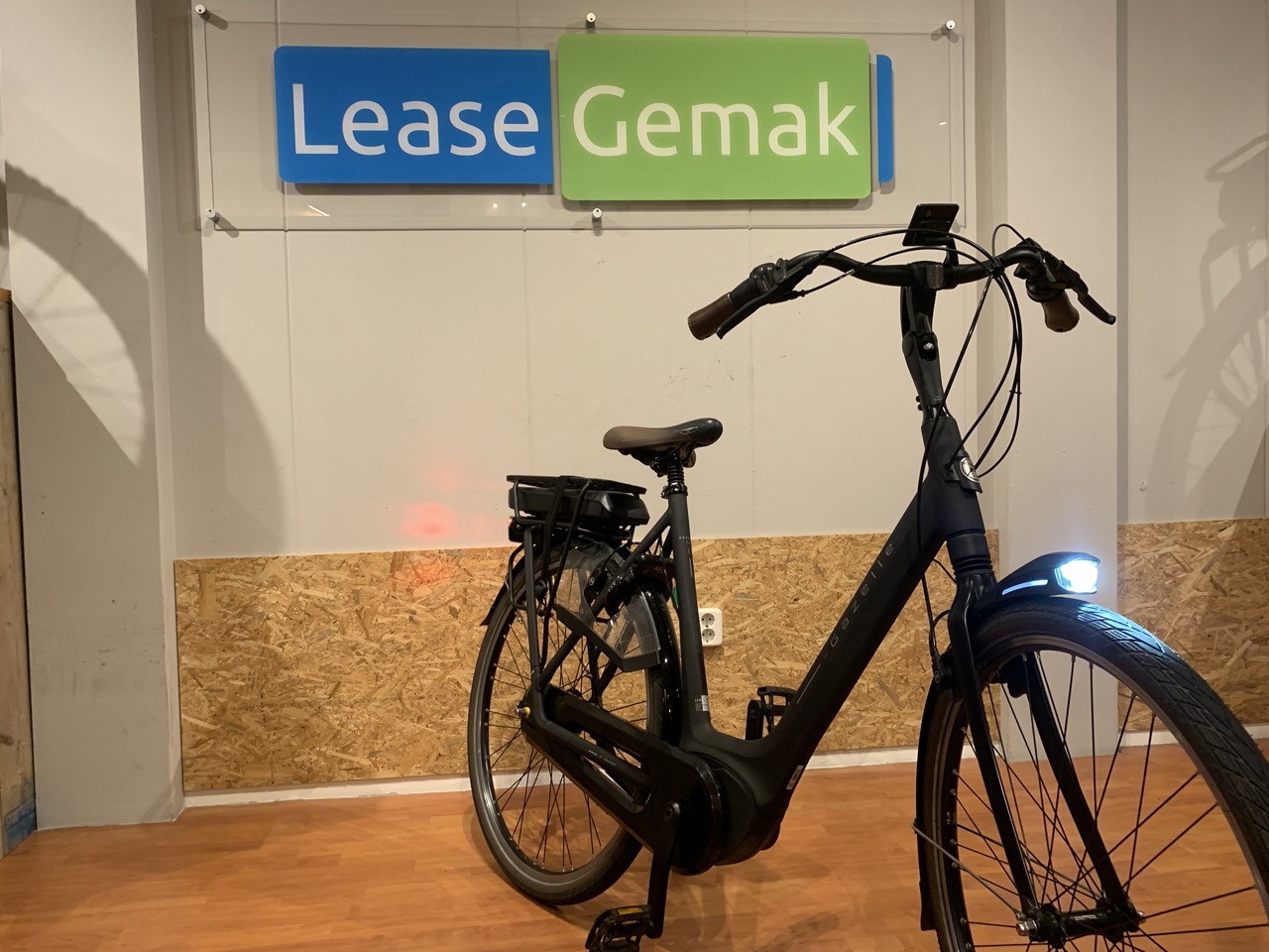 63: Gazelle Orange C8