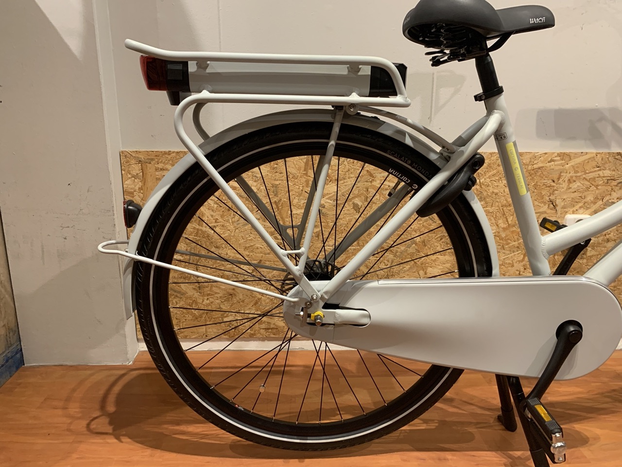 36: Cortina E-U4 Solid