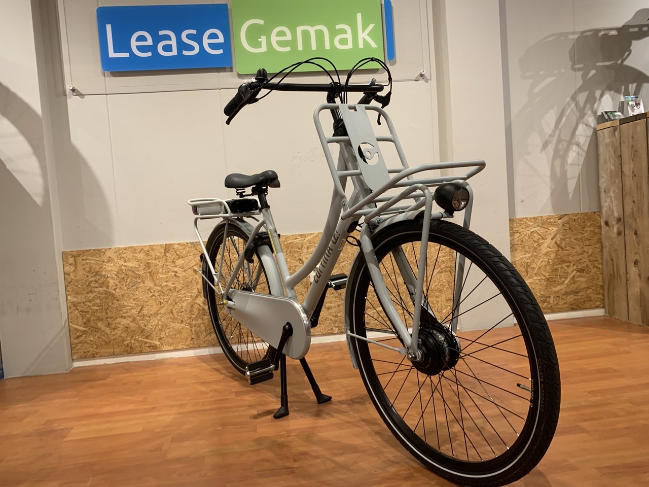 36: Cortina E-U4 Solid