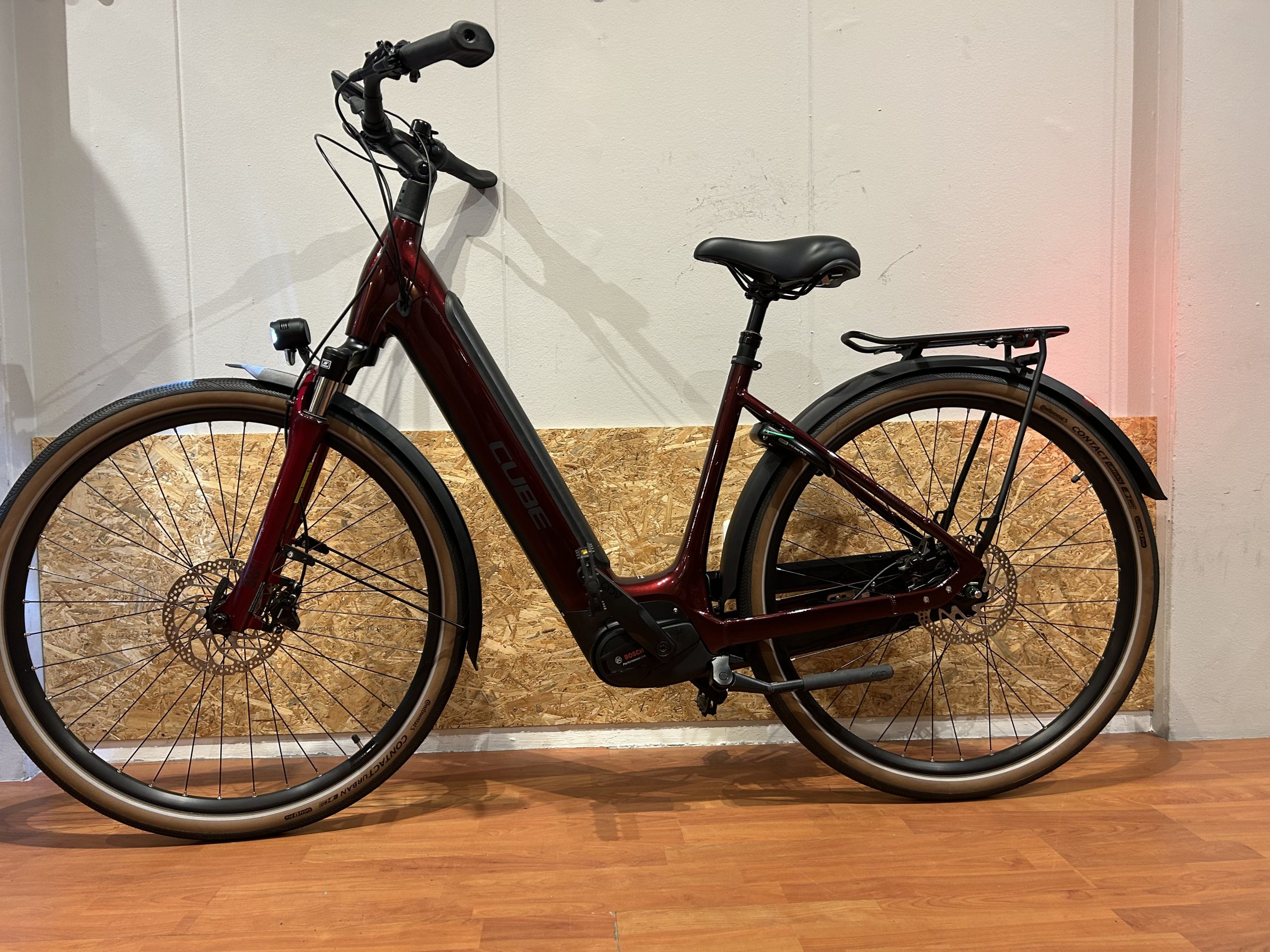 06: Cube Supreme Hybrid Pro