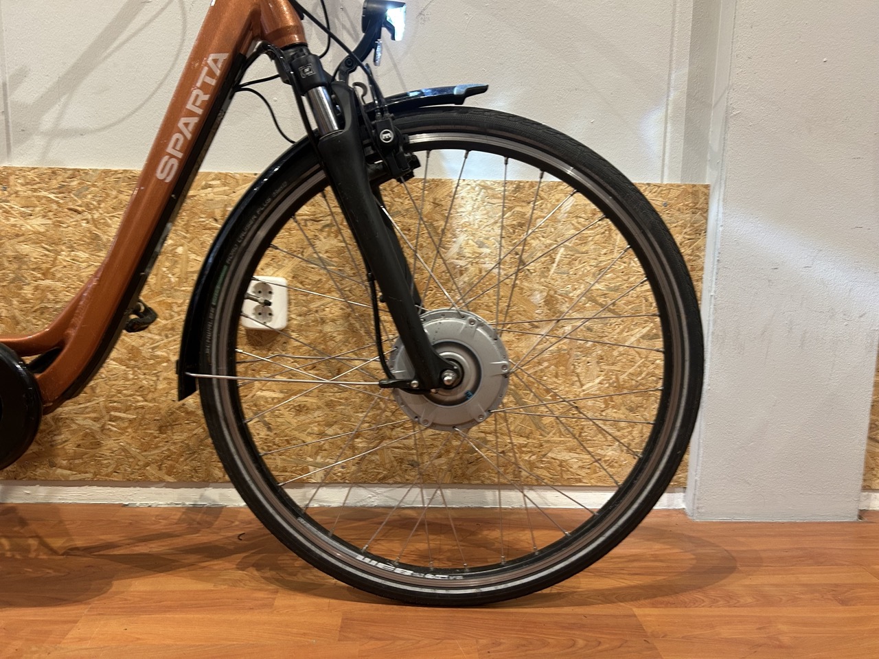 33: Sparta A-lane Energy F8E