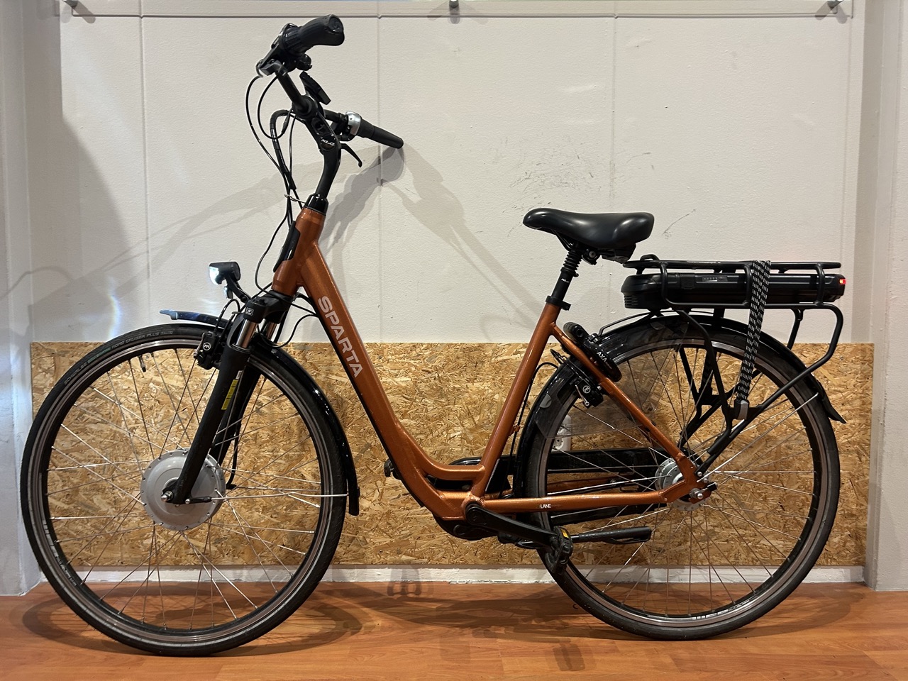 33: Sparta A-lane Energy F8E