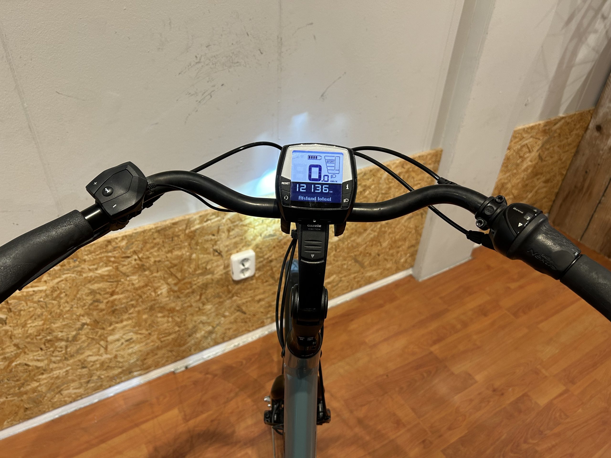 59: Gazelle Orange C8